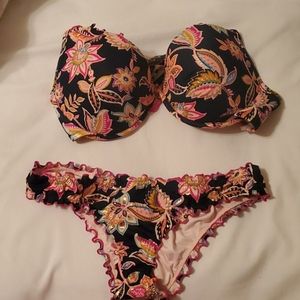 2 piece bikini, beautiful colors, worn 1 time